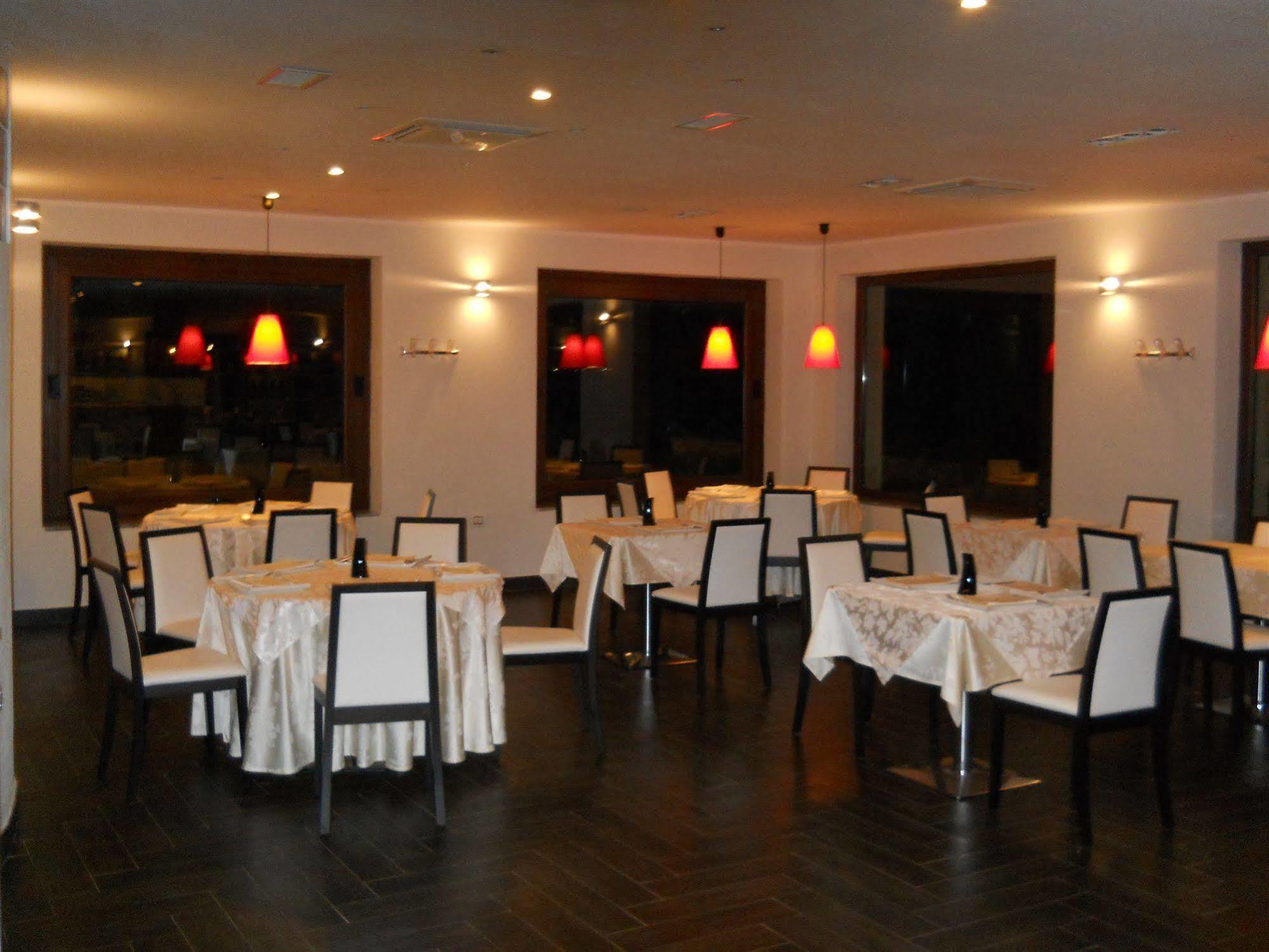 Buddi Hotel Platamona Exterior photo
